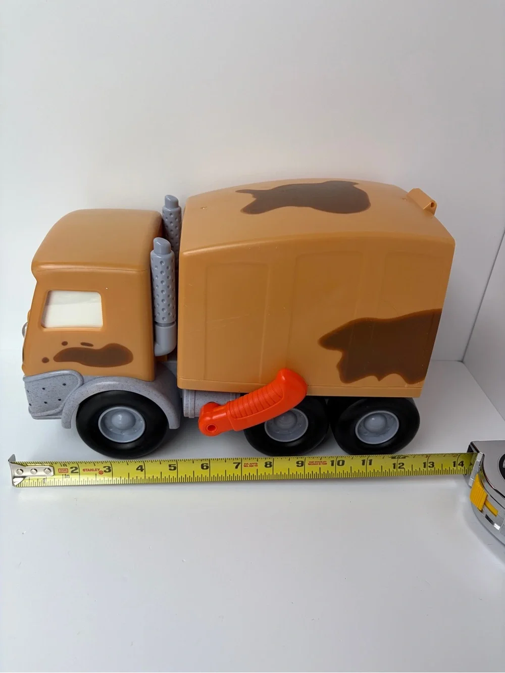Stinky and Dirty Show Talking Backhoe Loader Garbage Truck Set